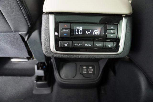 New 2025 Subaru Ascent Limited image 22