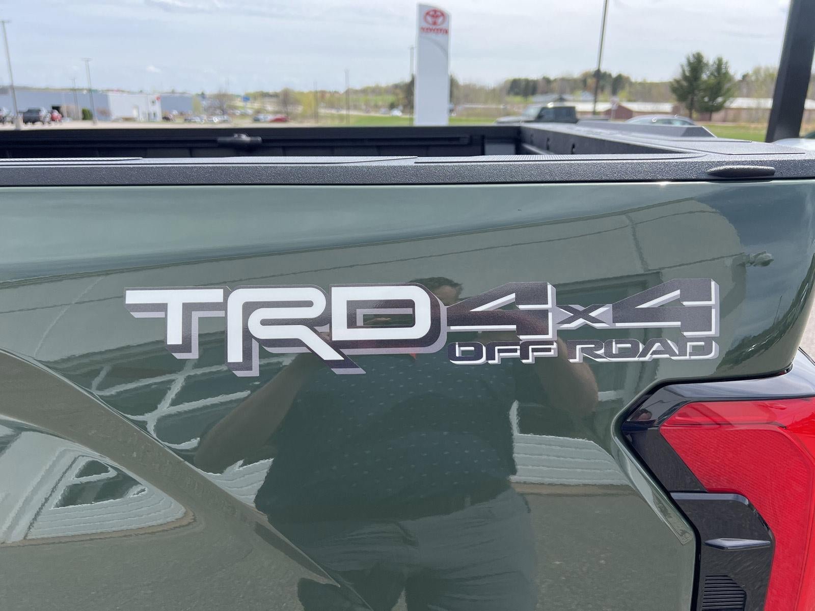 Used 2022 Toyota Tundra SR5 w/ TRD Off-Road Package AWD/4WD image 15