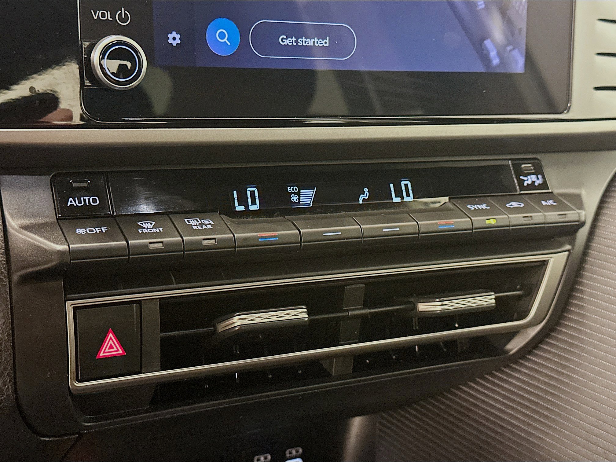 Used 2025 Toyota Camry SE image 24