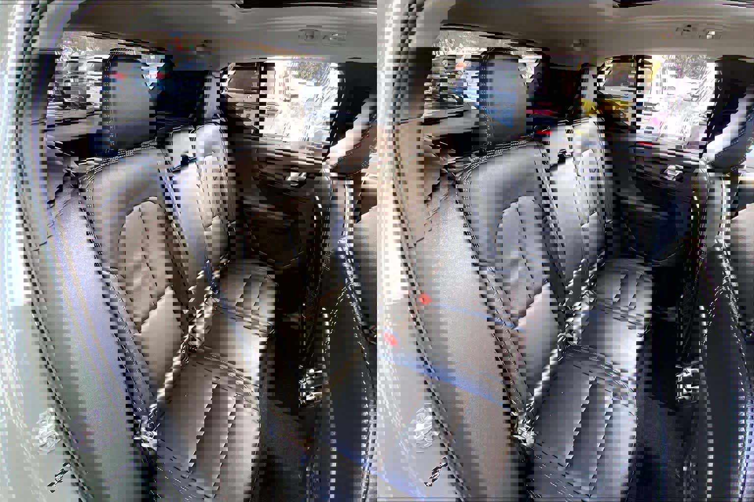 Used 2025 Volvo XC40 B5 Core w/ Protection Package Premier image 20