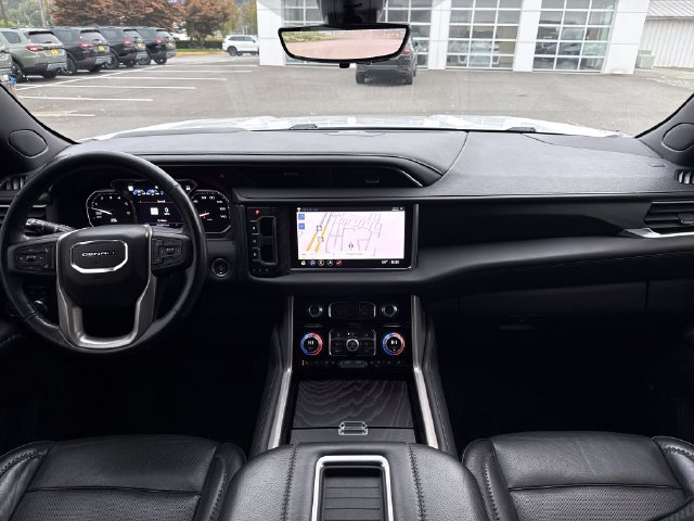 Used 2021 GMC Yukon XL Denali w/ Denali Ultimate Package AWD/4WD image 13