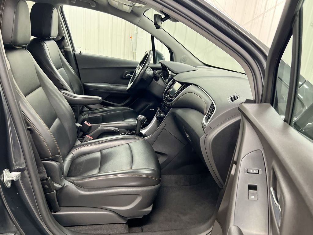 Used 2017 Chevrolet Trax Premier AWD/4WD image 21