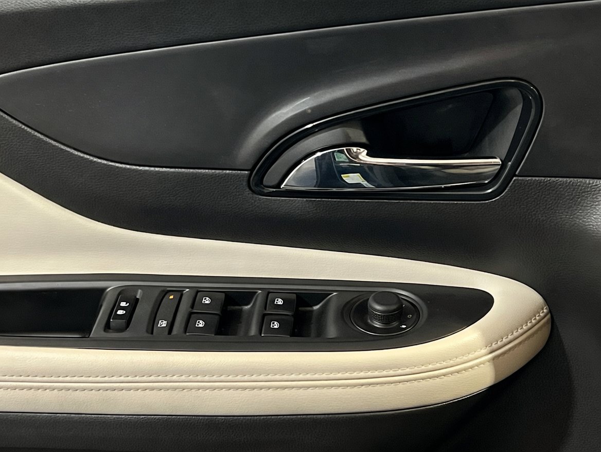 Used 2019 Buick Encore Essence w/ Safety Package II FWD image 13