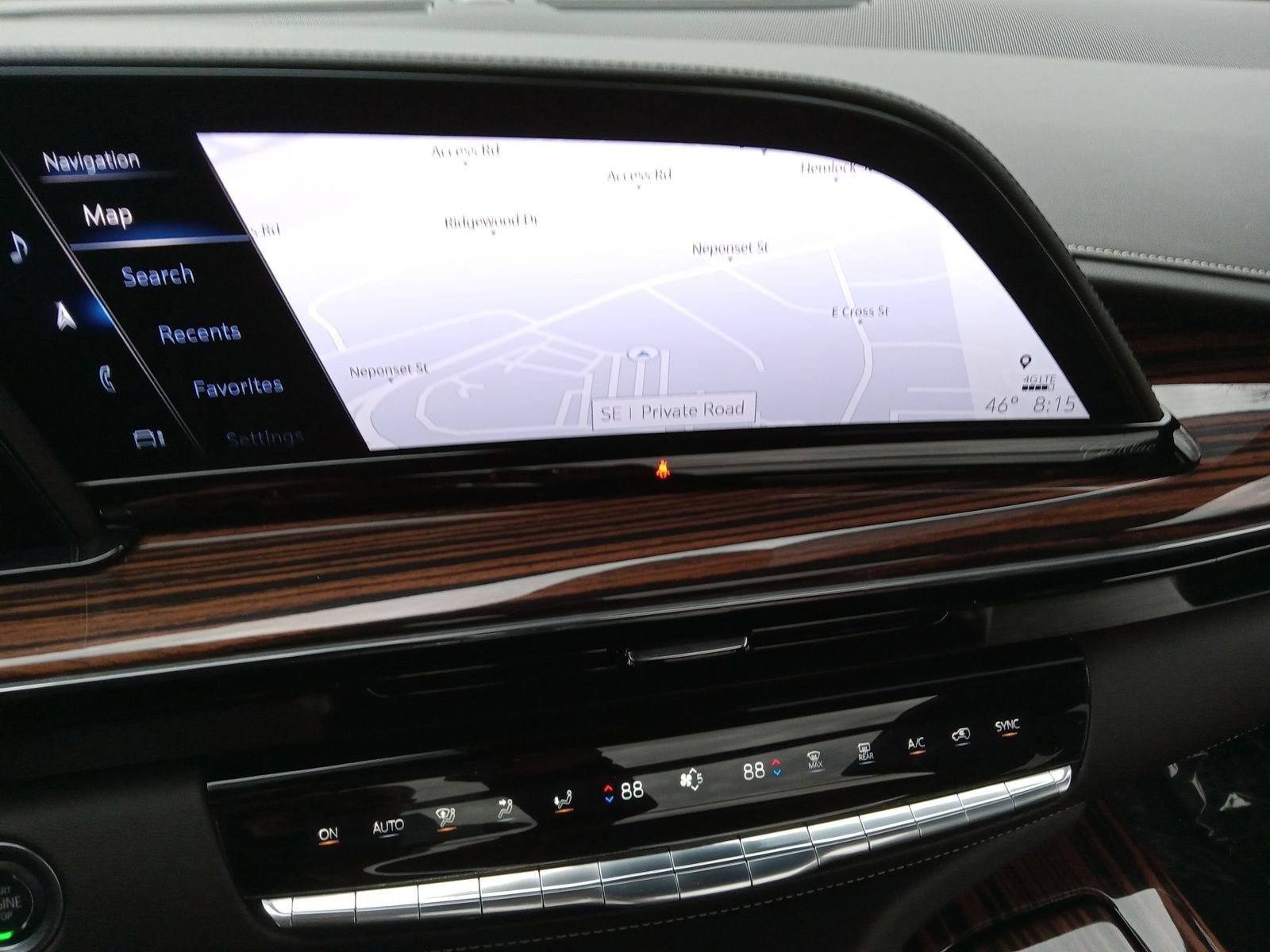 Used 2024 Cadillac Escalade Premium Luxury image 16