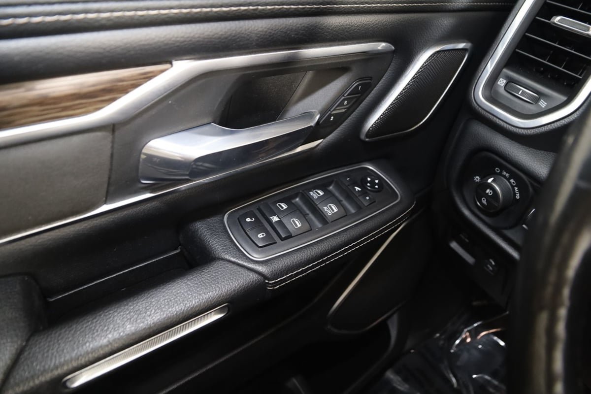 Used 2020 RAM 1500 Laramie AWD/4WD image 33