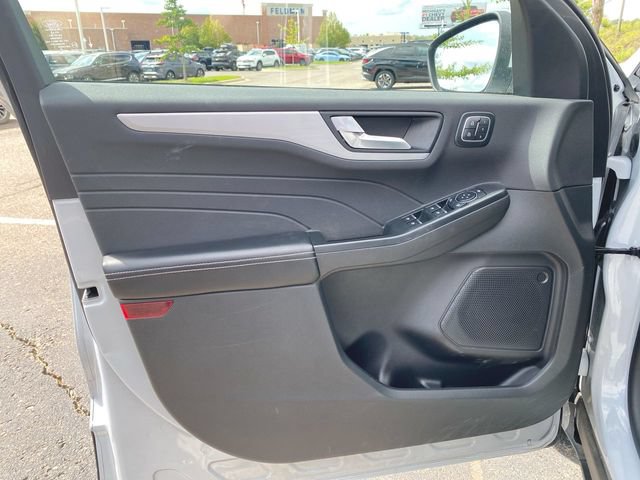 Used 2025 Ford Escape Platinum AWD/4WD image 23