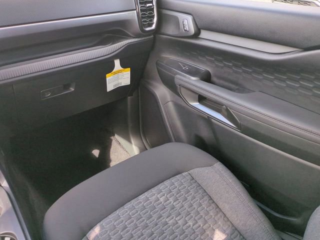 Used 2025 Ford Ranger XLT w/ Technology Package RWD image 17