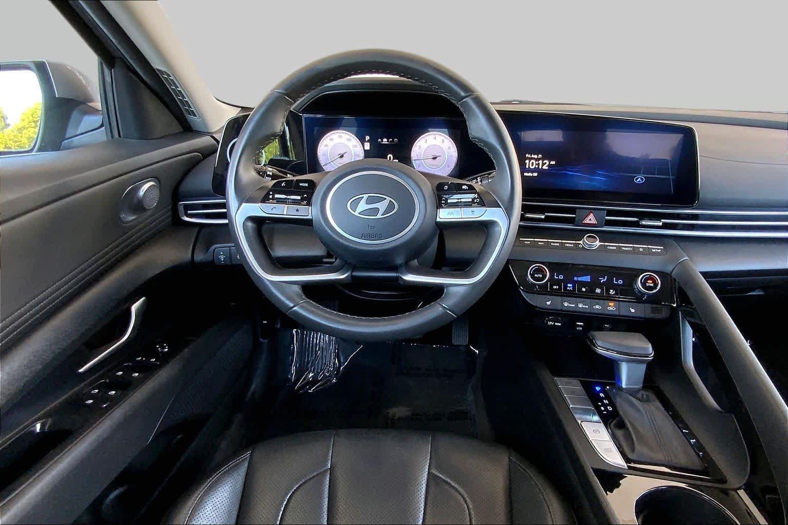 Used 2025 Hyundai Elantra Limited FWD image 6