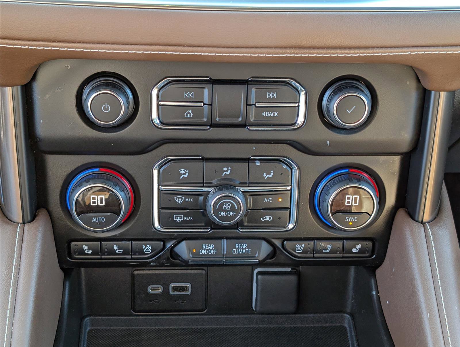 Used 2021 Chevrolet Suburban High Country w/ Premium Package image 31