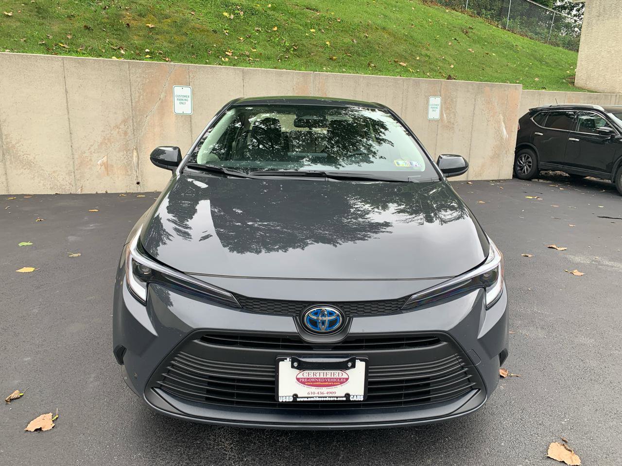 Used 2025 Toyota Corolla LE w/ LE Premium Package FWD image 7