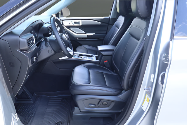 Used 2023 Ford Explorer Limited w/ Limited Technology Package RWD image 14