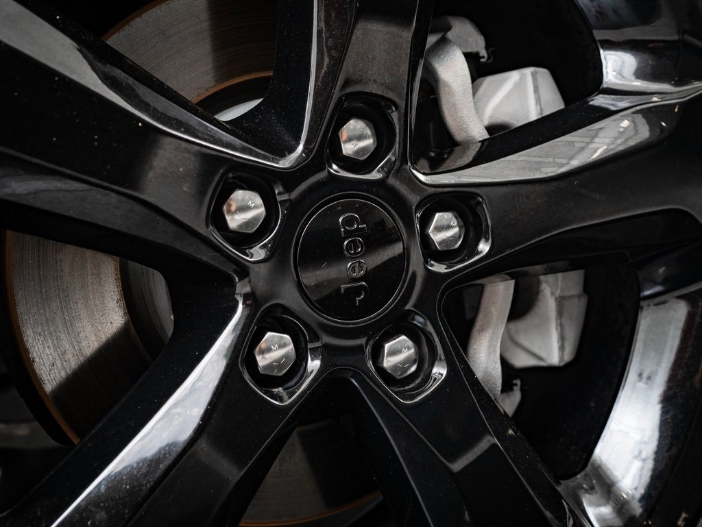 Used 2024 Jeep Grand Cherokee Limited w/ Luxury Tech Group II image 8