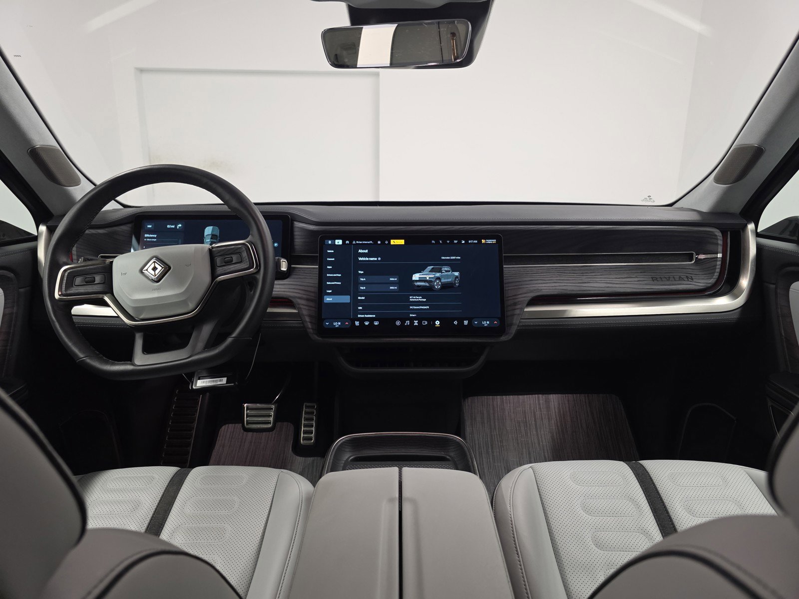 Used 2023 Rivian R1T Adventure image 25