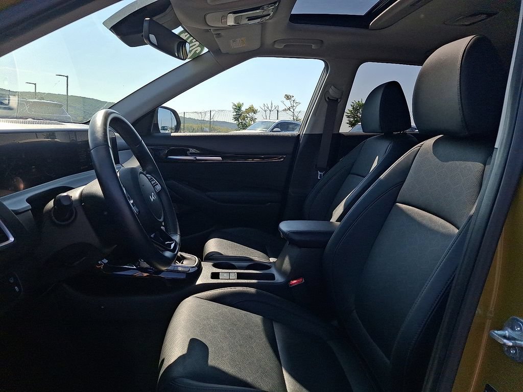 Certified 2024 Kia Seltos SX w/ SX Sunroof Package AWD/4WD image 14
