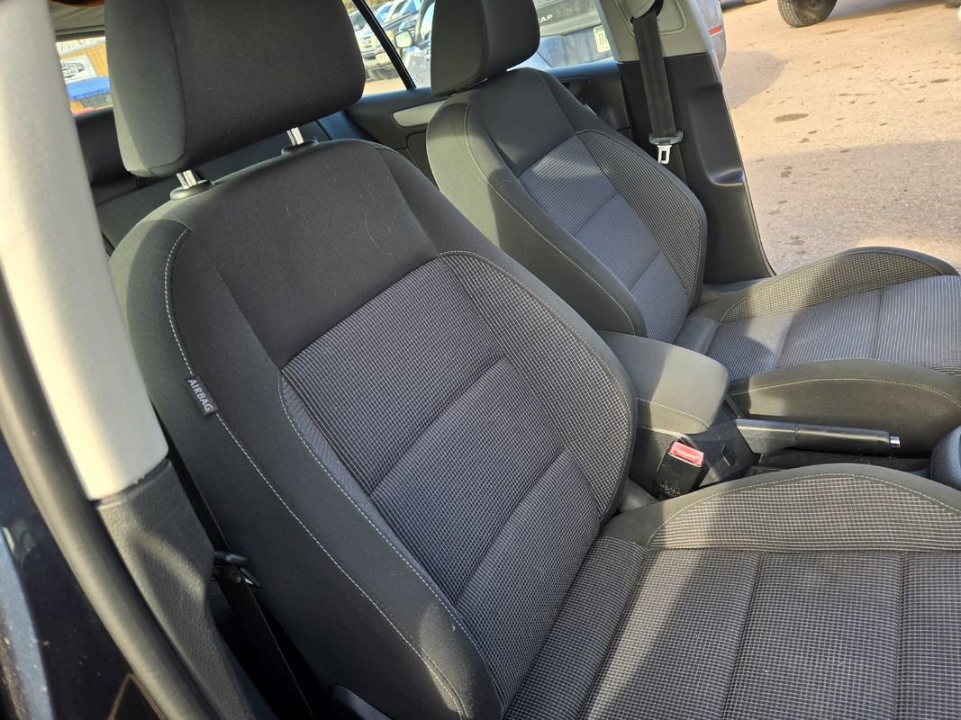 Used 2012 Volkswagen Golf TDI image 24