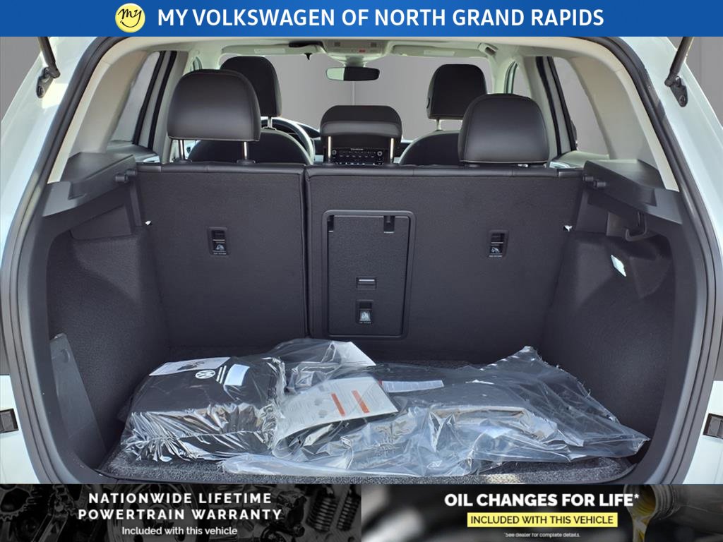 New 2025 Volkswagen Taos SE image 20