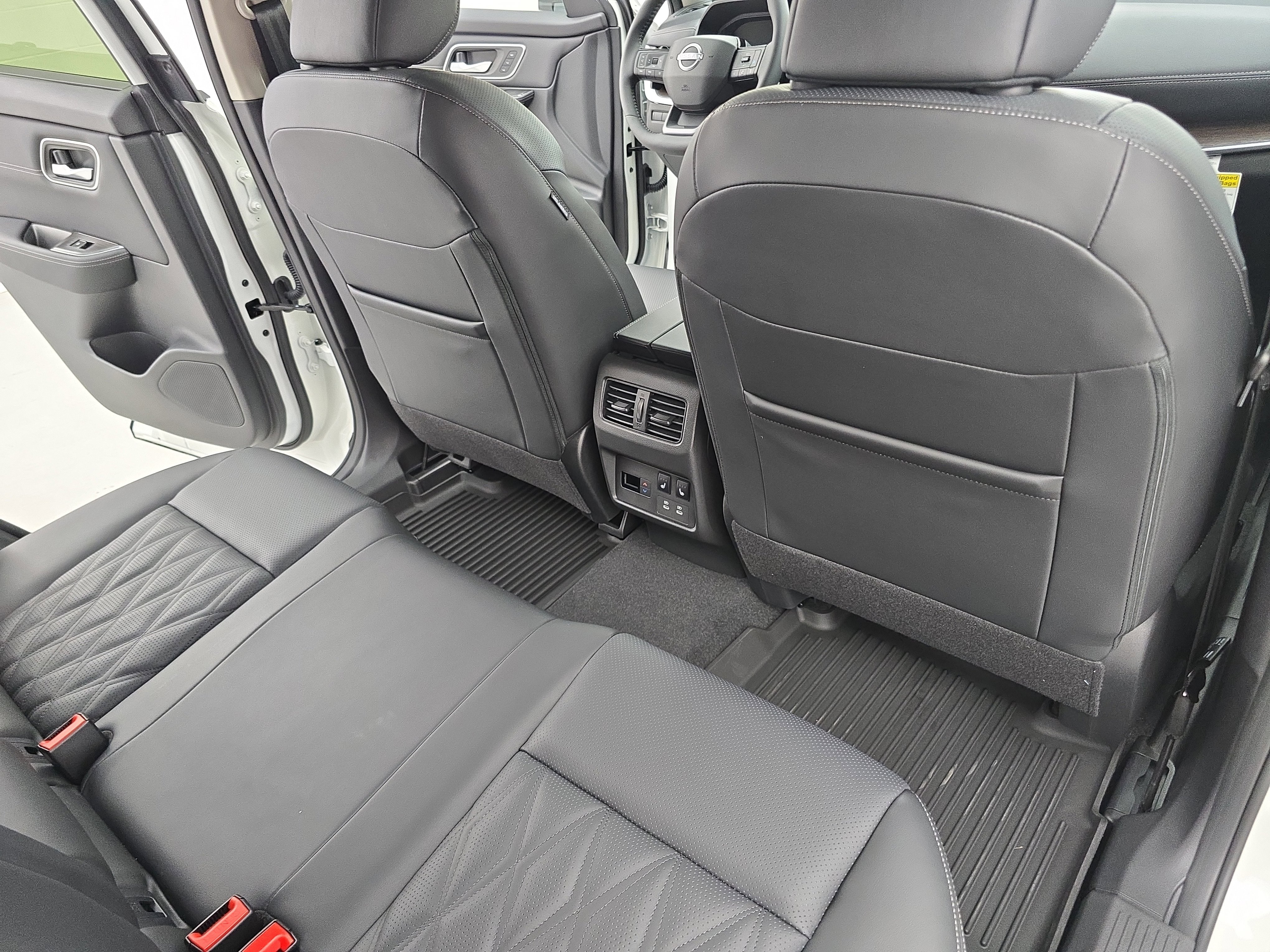 New 2026 Nissan Rogue Platinum image 11