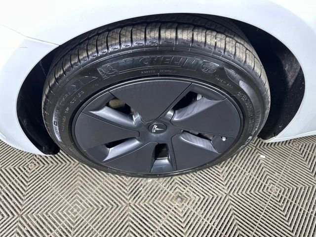 Used 2023 Tesla Model 3 Standard Range image 10