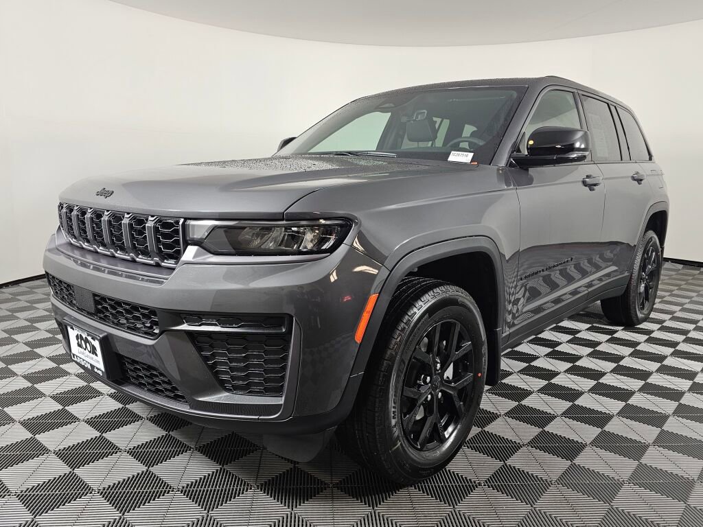 New 2026 Jeep Grand Cherokee Altitude image 8