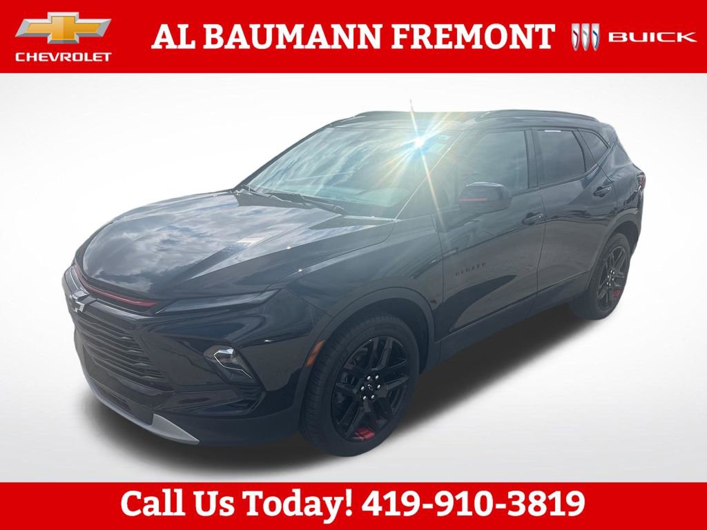 Used 2024 Chevrolet Blazer LT w/ Redline Edition FWD image 2
