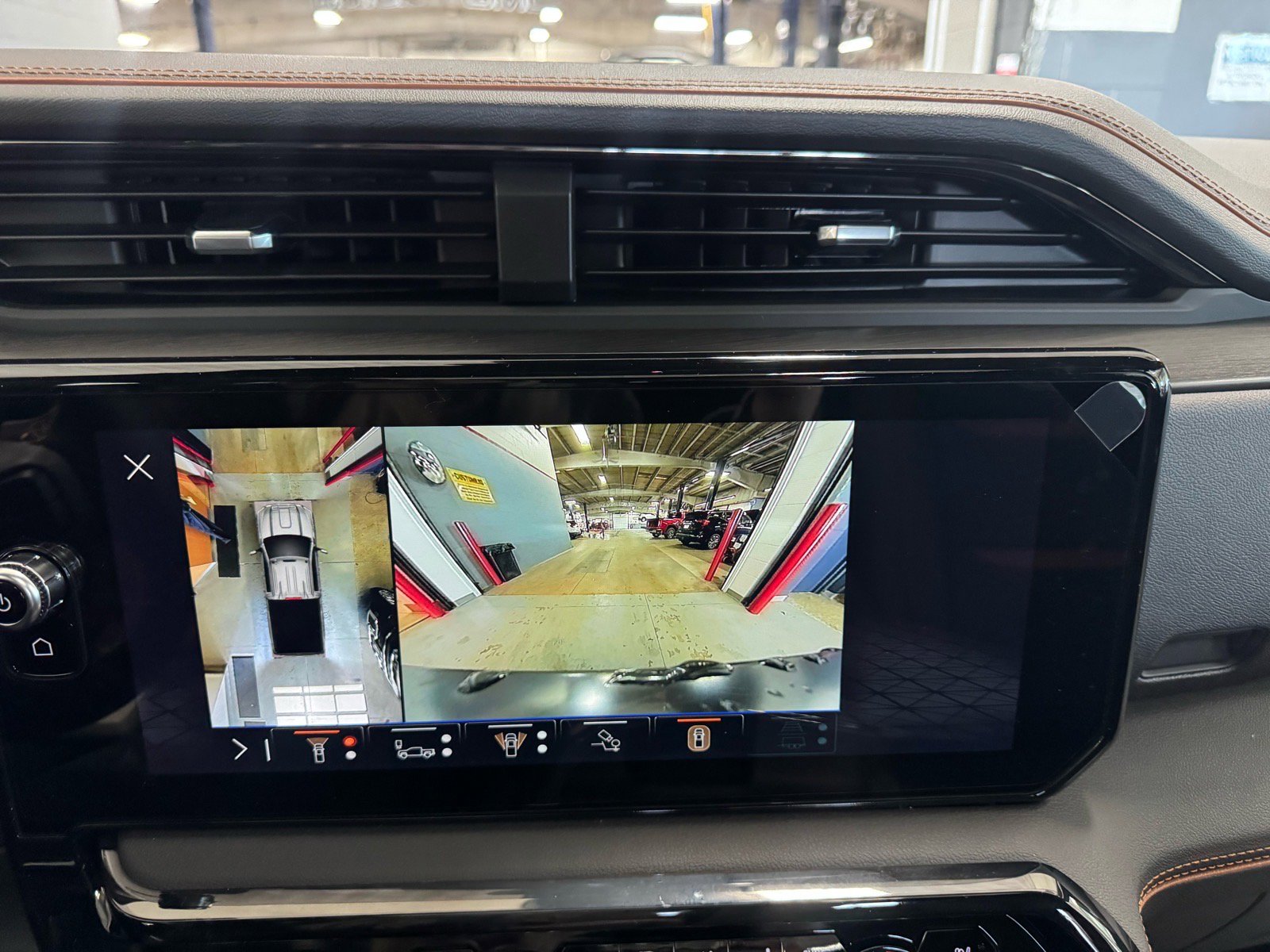 New 2026 GMC Sierra 2500 AT4 w/ AT4 Premium Plus Package image 25