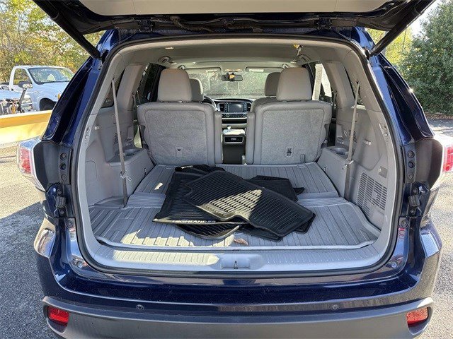 Used 2015 Toyota Highlander Limited image 12