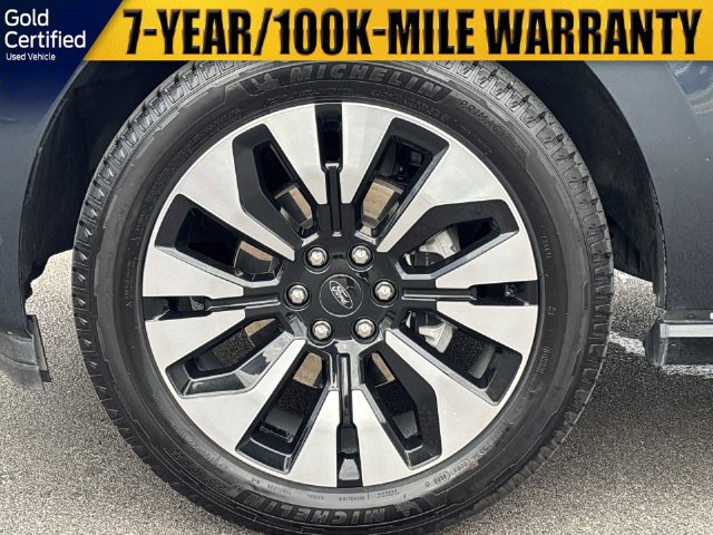 Used 2025 Ford Expedition Platinum w/ Driver's Package AWD/4WD image 19