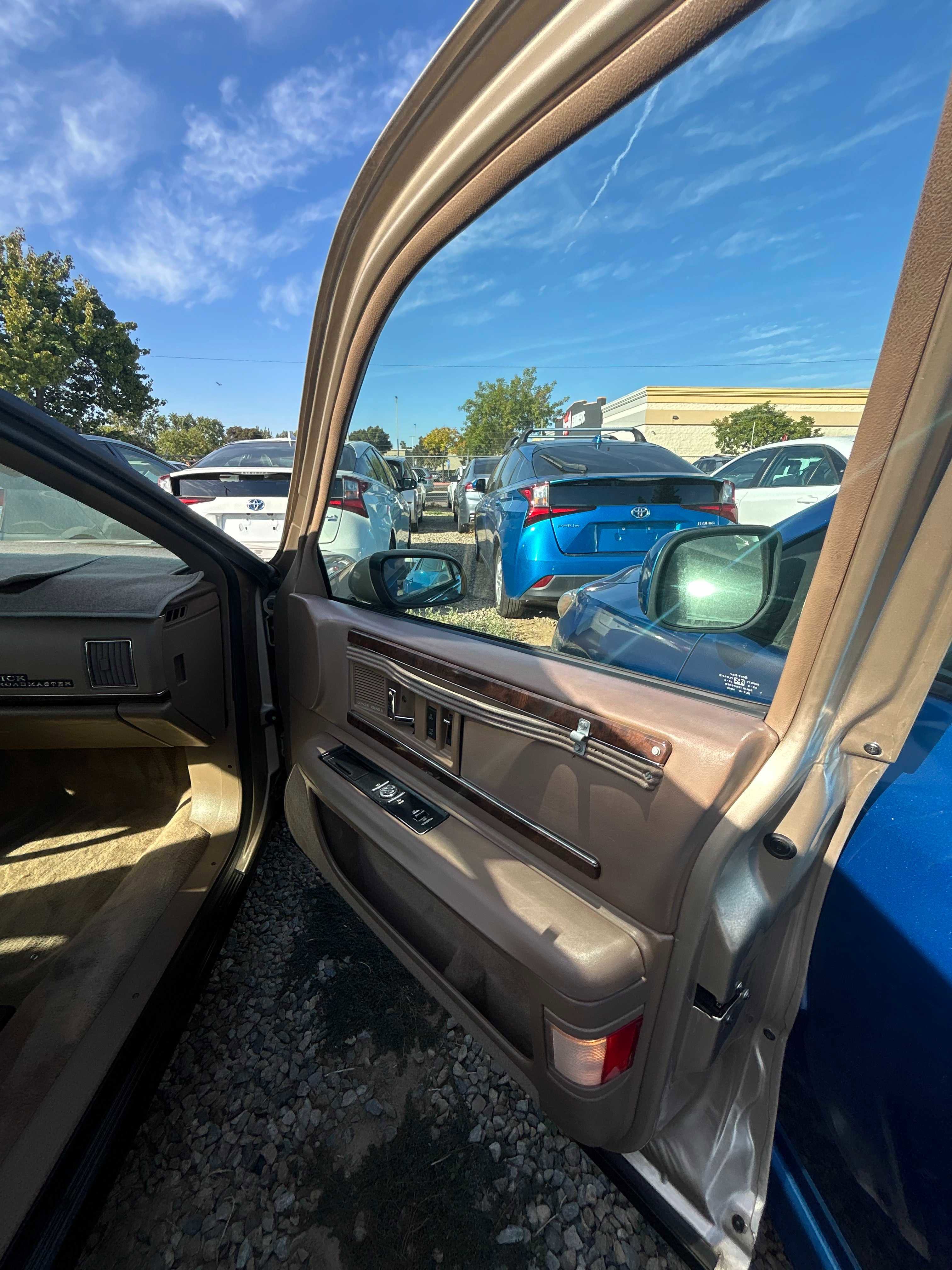 Used 1994 Buick Roadmaster Sedan image 10