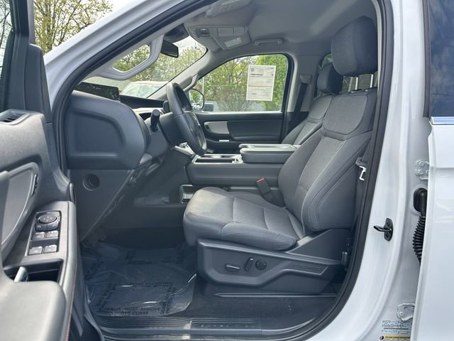 Certified 2025 Ford Expedition Active AWD/4WD image 19