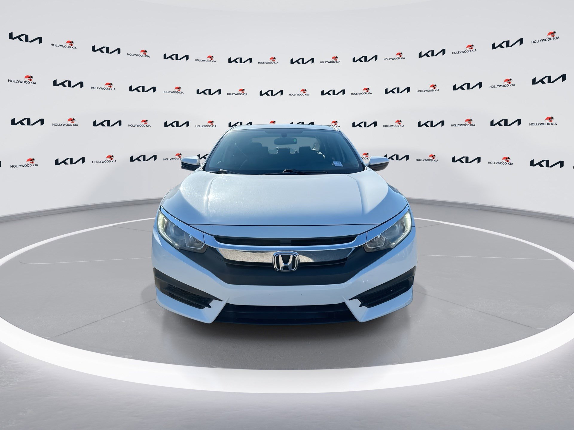 Used 2018 Honda Civic EX image 3