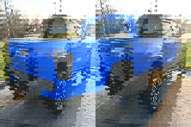 Used 2020 Toyota Tacoma TRD Sport w/ TRD Premium Sport Package image 5