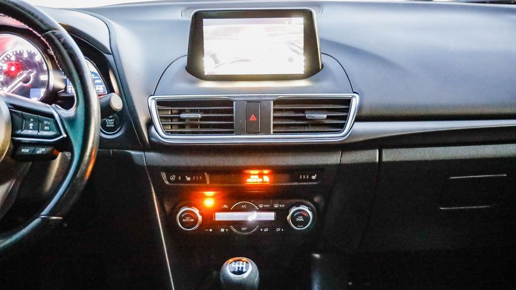 Used 2018 MAZDA MAZDA3 Grand Touring w/ Premium Equipment Package image 14