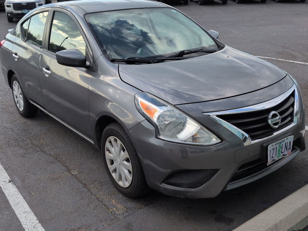 Used 2017 Nissan Versa SV FWD image 5