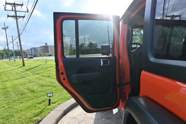 Used 2023 Jeep Wrangler Unlimited Rubicon w/ Cold Weather Group AWD/4WD image 23