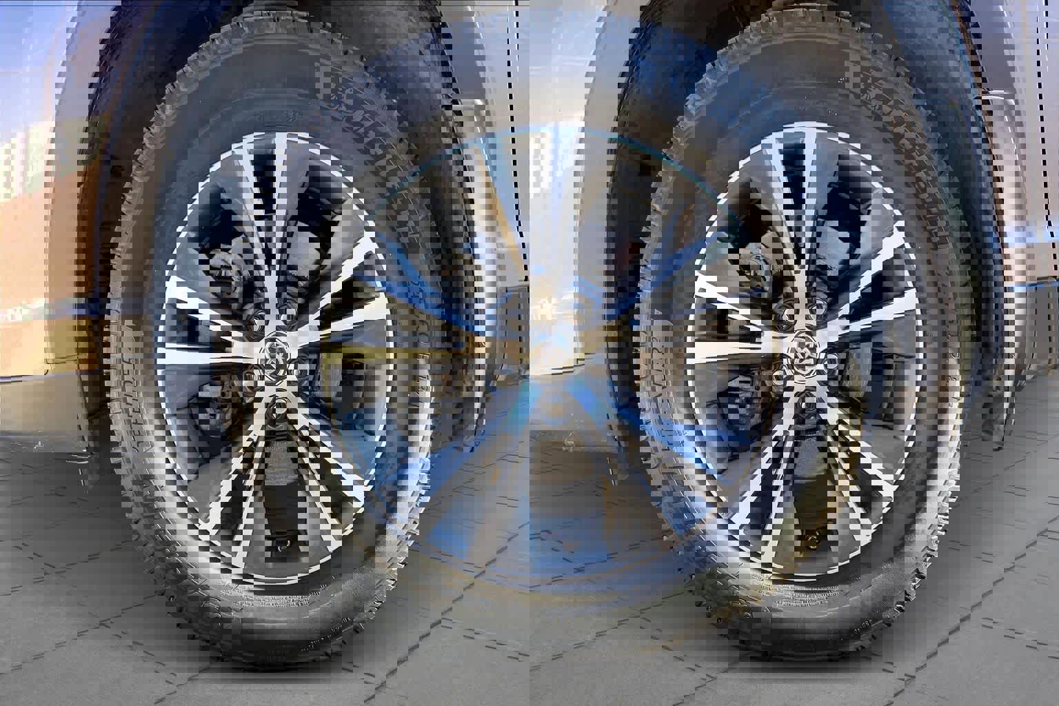 Certified 2019 Toyota Highlander LE image 10