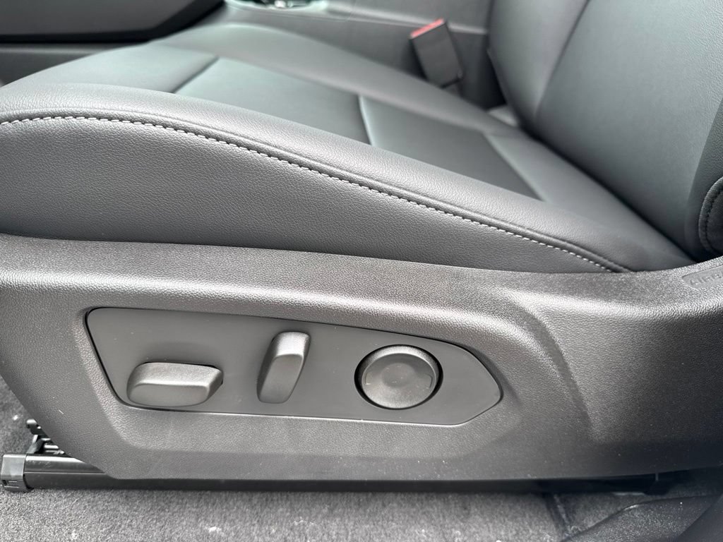 New 2026 Chevrolet Colorado LT w/ LT Convenience Package AWD/4WD image 16
