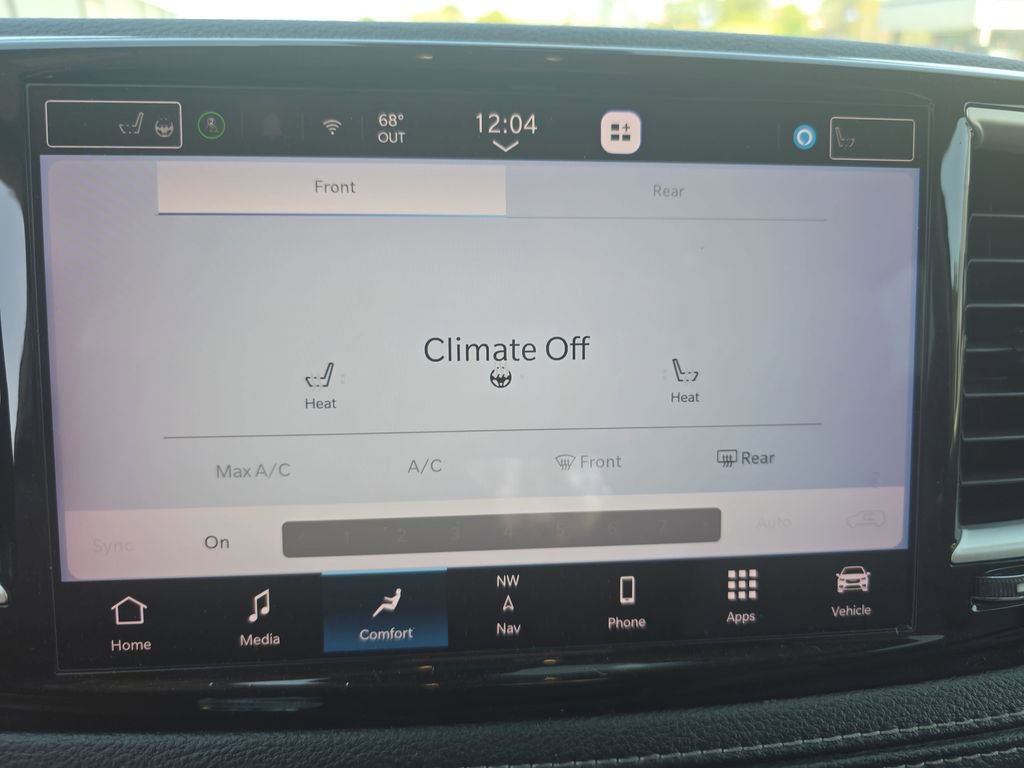 Used 2021 Chrysler Pacifica Touring-L w/ Premium & Safety Sphere Group image 16