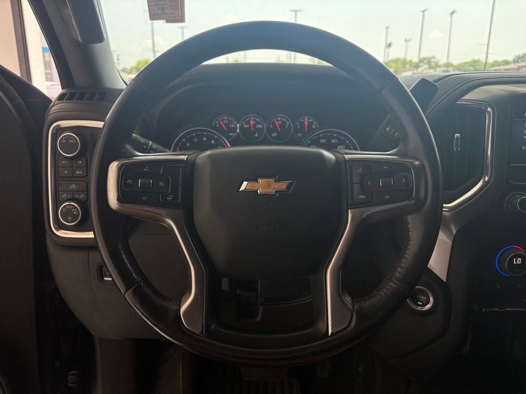 Used 2021 Chevrolet Silverado 1500 LT AWD/4WD image 2