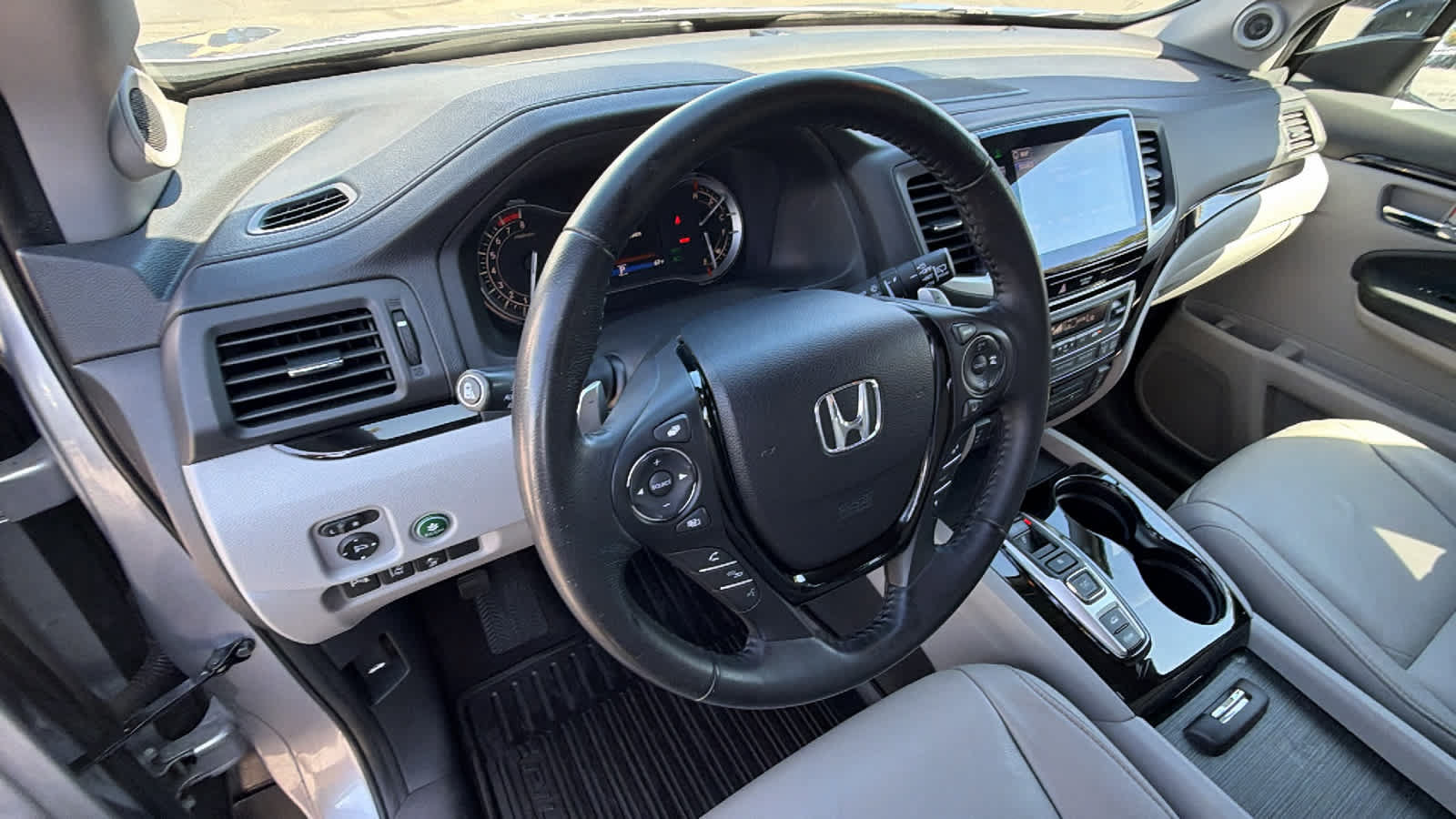 Used 2016 Honda Pilot Touring image 10