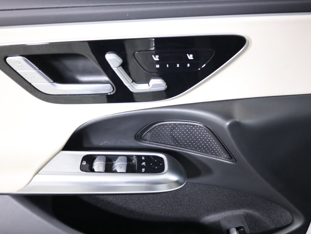 Certified 2025 Mercedes-Benz E 450 4MATIC Sedan image 9