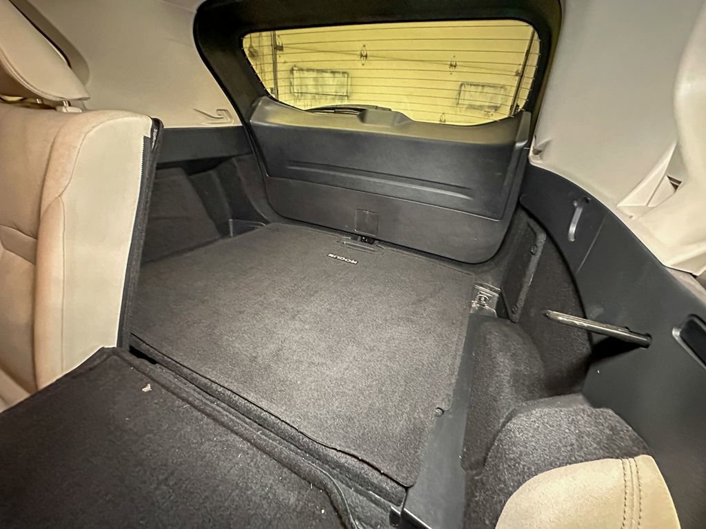 Used 2025 Nissan Rogue SV image 12