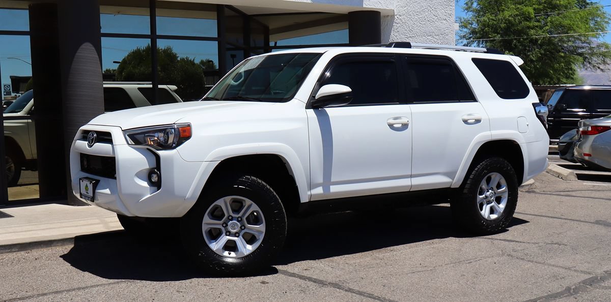 Used 2022 Toyota 4Runner SR5 AWD/4WD image 3