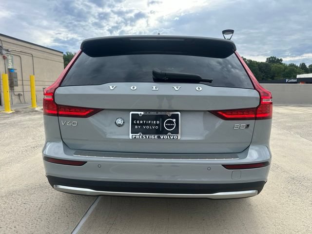 Certified 2024 Volvo V60 B5 Cross Country Ultimate w/ Protection Package Premier AWD/4WD image 7