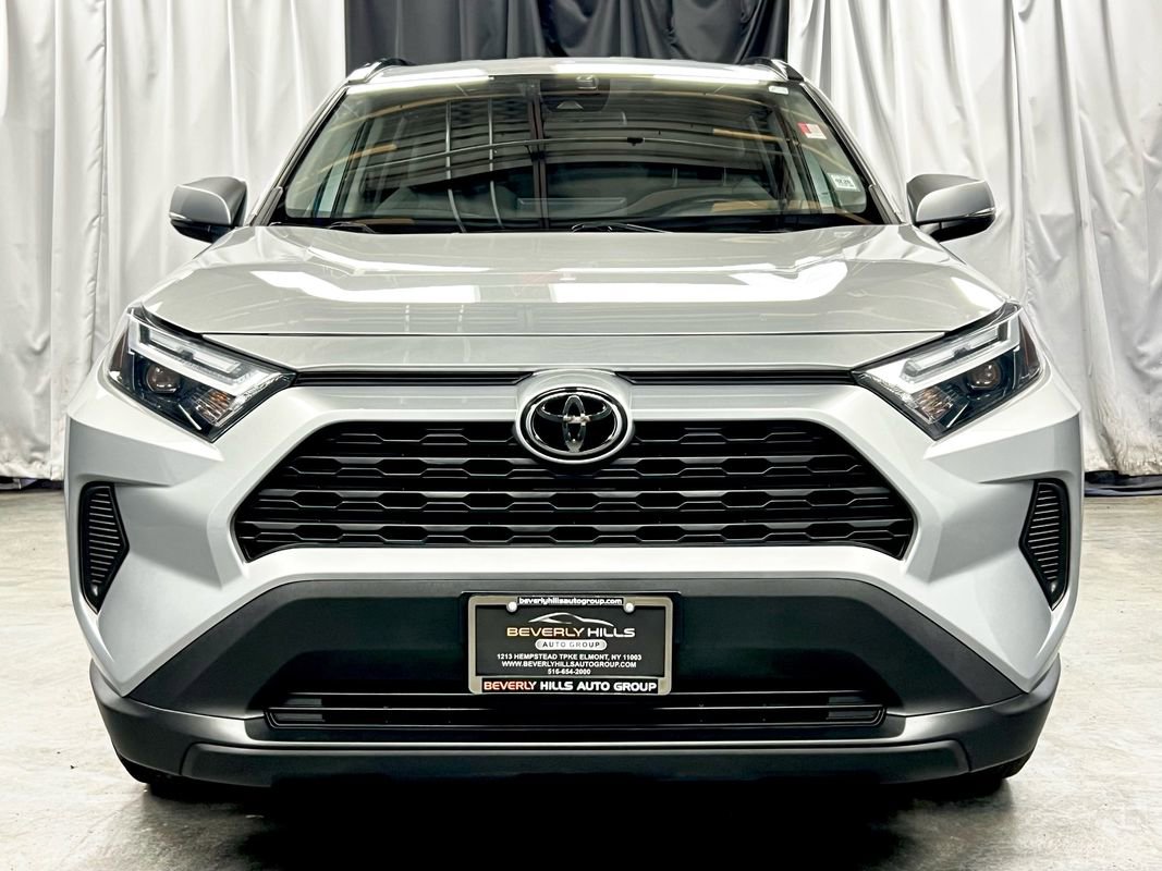 Used 2022 Toyota RAV4 XLE image 2