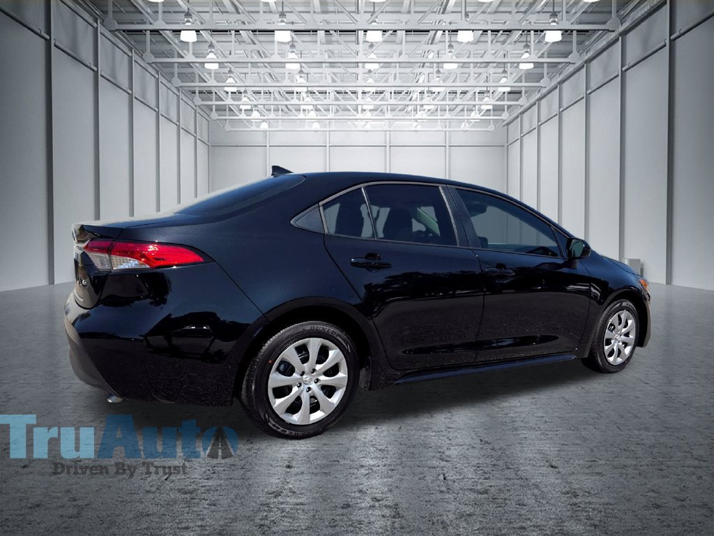 Used 2026 Toyota Corolla LE FWD image 4