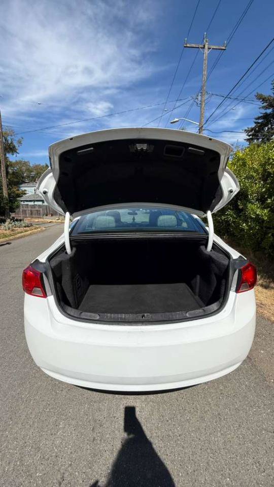 Used 2018 Chevrolet Impala LT FWD image 11