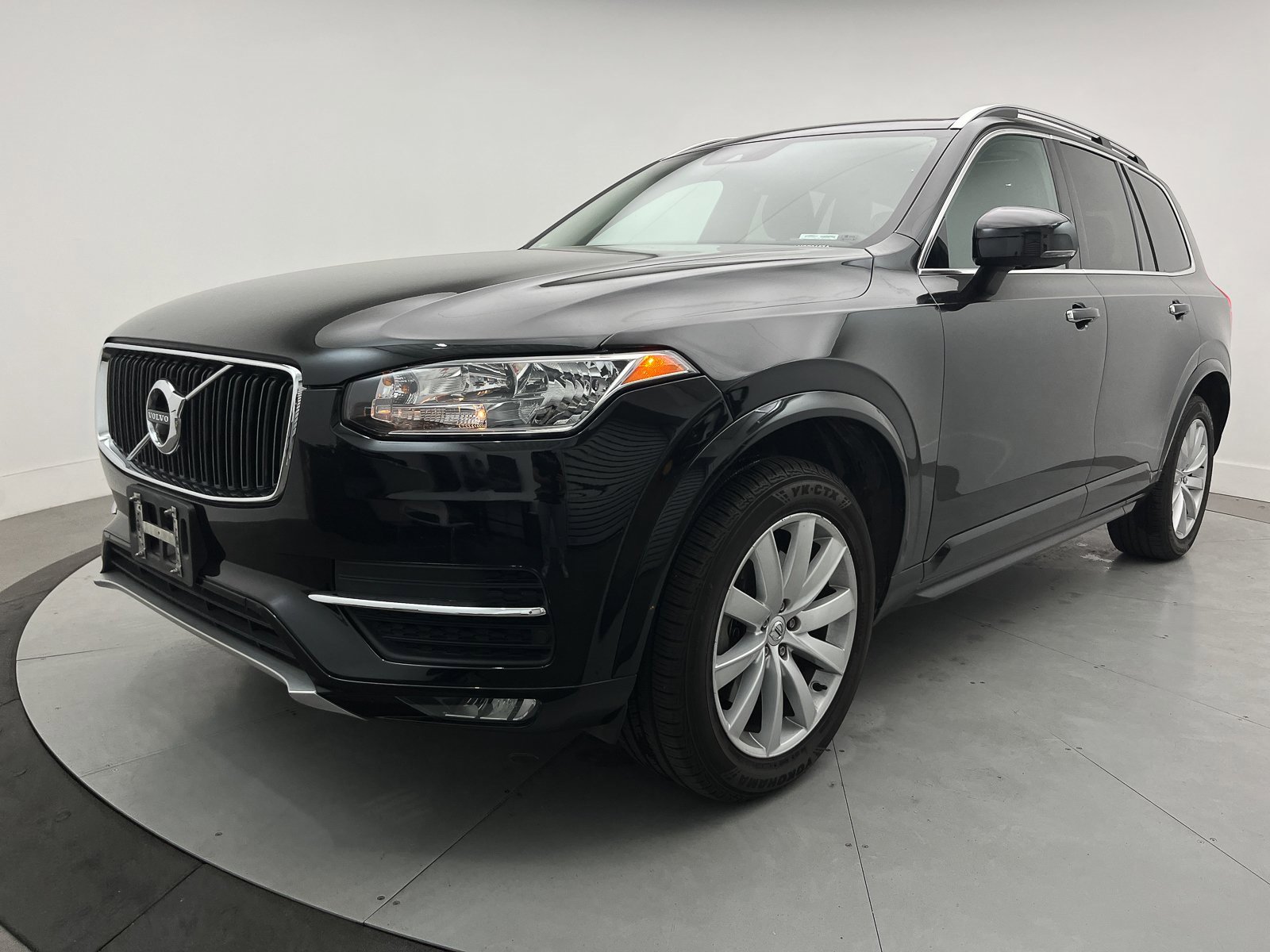 Used 2016 Volvo XC90 T6 Momentum w/ Vision Package image 8