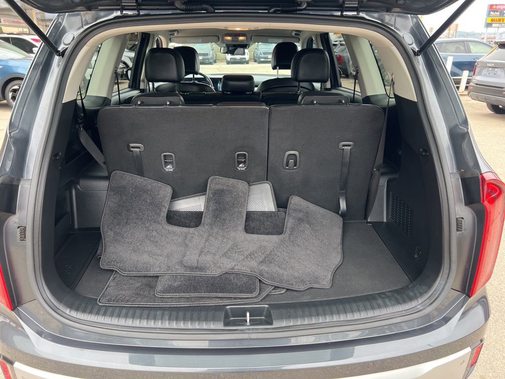 Certified 2024 Kia Telluride LX image 11