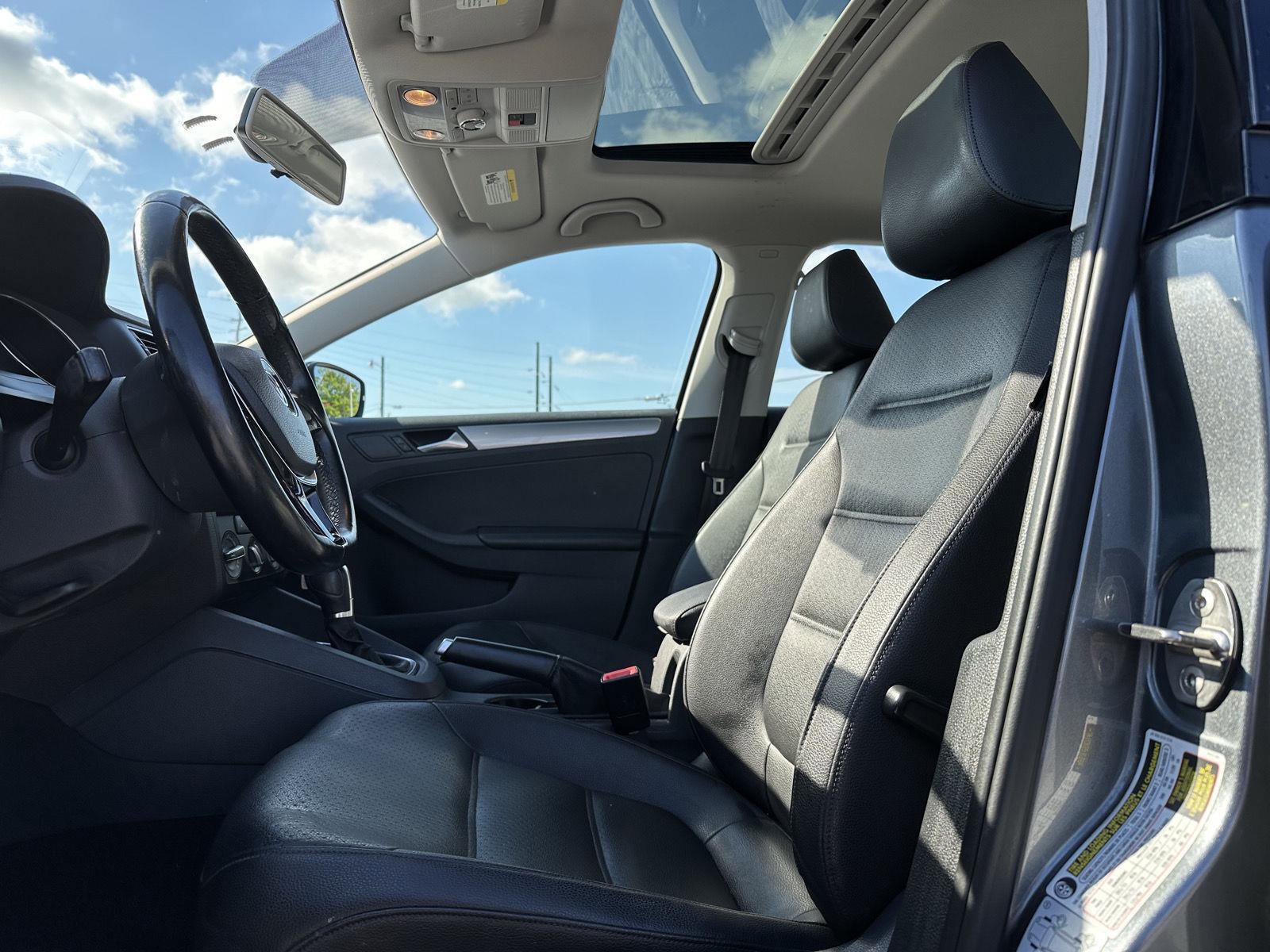 Used 2016 Volkswagen Jetta SE FWD image 11