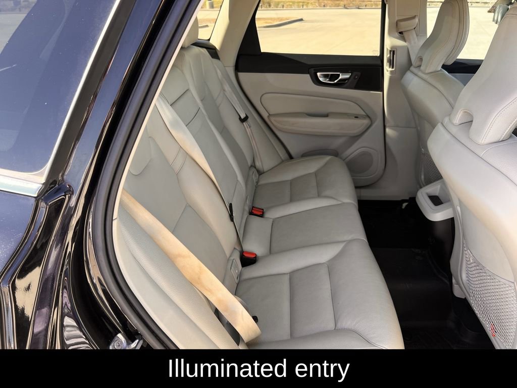 Used 2021 Volvo XC60 T6 Momentum image 33